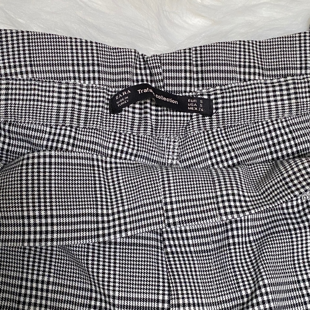 Women’s Pants - Picture 2 of 3